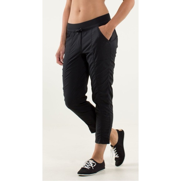 lululemon athletica Pants - Lululemon Street To Studio Crop in Black